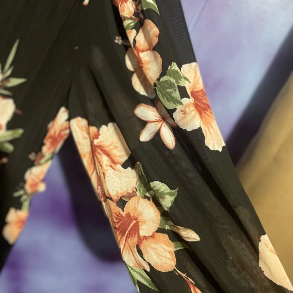 Women Black Floral Dress - Picture 4 of 8